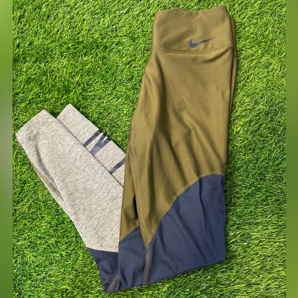 Nike yoga pants (small)